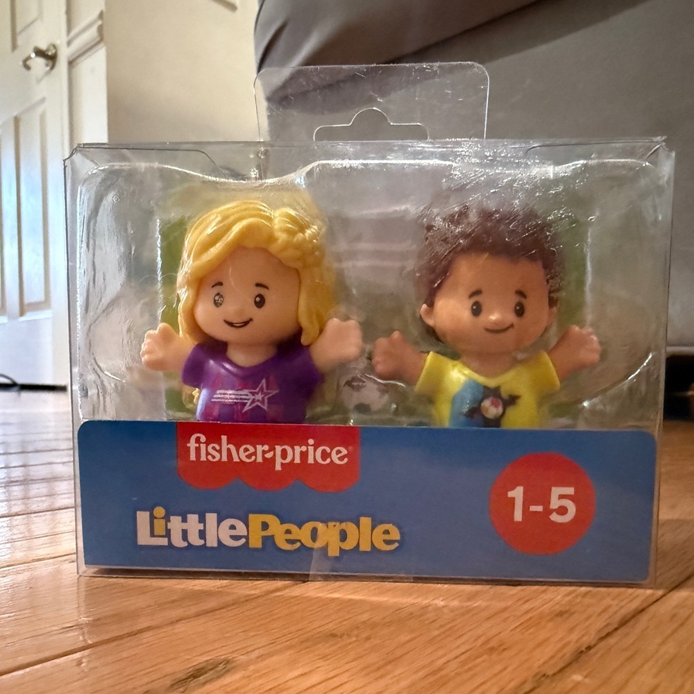 Fisher-Price Little People Soccer Player Figures - Purple and yellow NEW